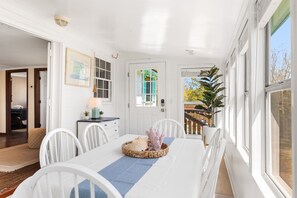 Dining - Private Island- 2 Houses -Across Quiet Beach -Surfing at Washout -Sunsets on the Deck (Folly Beach)