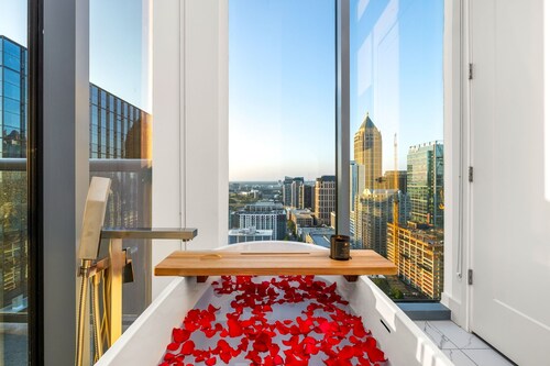 28th Floor Corner - La vita è bella Penthouse by ALR