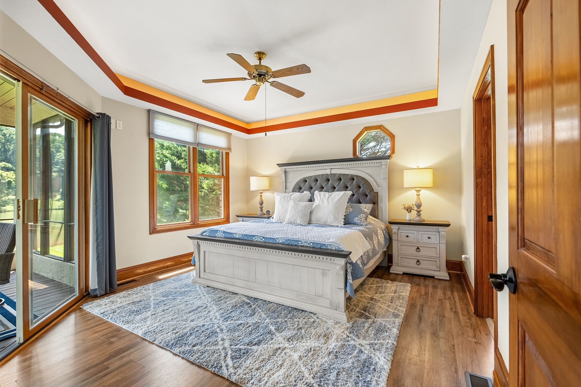 4 bedrooms, desk, iron/ironing board, WiFi
