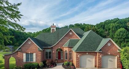 Tranquil Tellico Lakefront Retreat -- Kayaks! Private Dock!