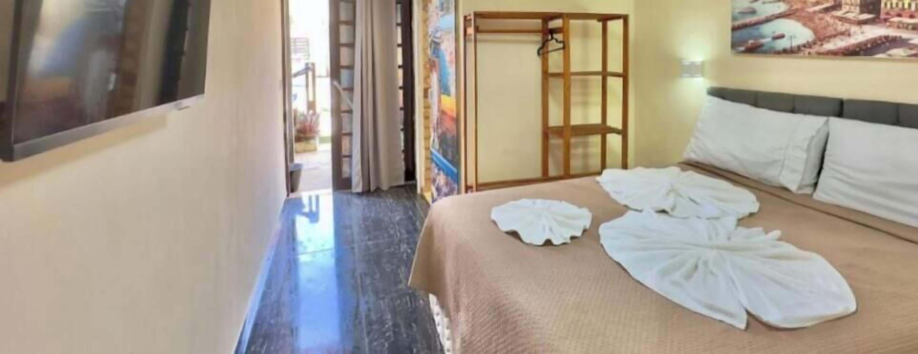 Habitación estándar con 2 camas individuales | Caja de seguridad en la habitación, cortinas blackout y ropa de cama 