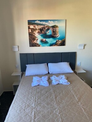 標準雙人房, 泳池景觀 | 客房內保險箱、遮光布/窗簾