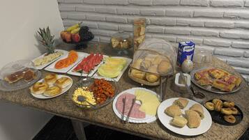 Desayuno de autoservicio incluido todos los días