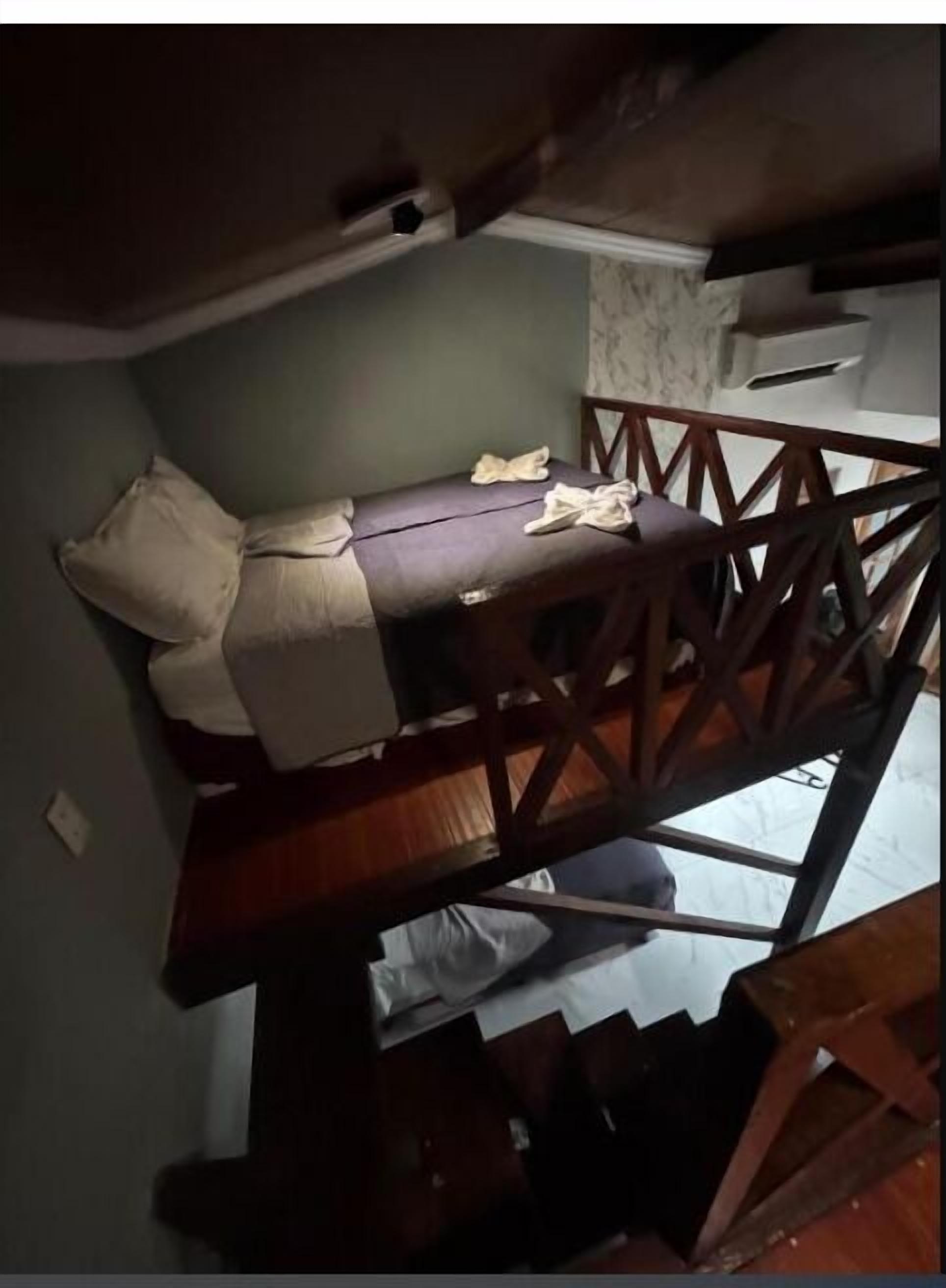 Suite estudio familiar | Caja fuerte, cortinas opacas, ropa de cama