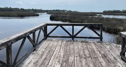Waterfront four bedroom home & dock, fabulous views boating and great fishing.