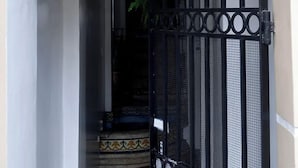Interior entrance - Casa N Hostel (Baguio)