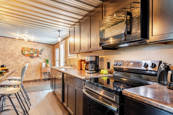 Refrigerador, microondas, horno, placa de cocina