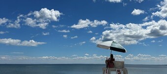 Cozy Westport Beachfront Retreat