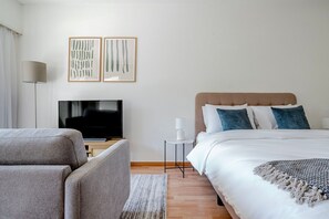 Iron/ironing board, WiFi, bed sheets - Blueground | Breite, elev, washer, balcony (Basel)