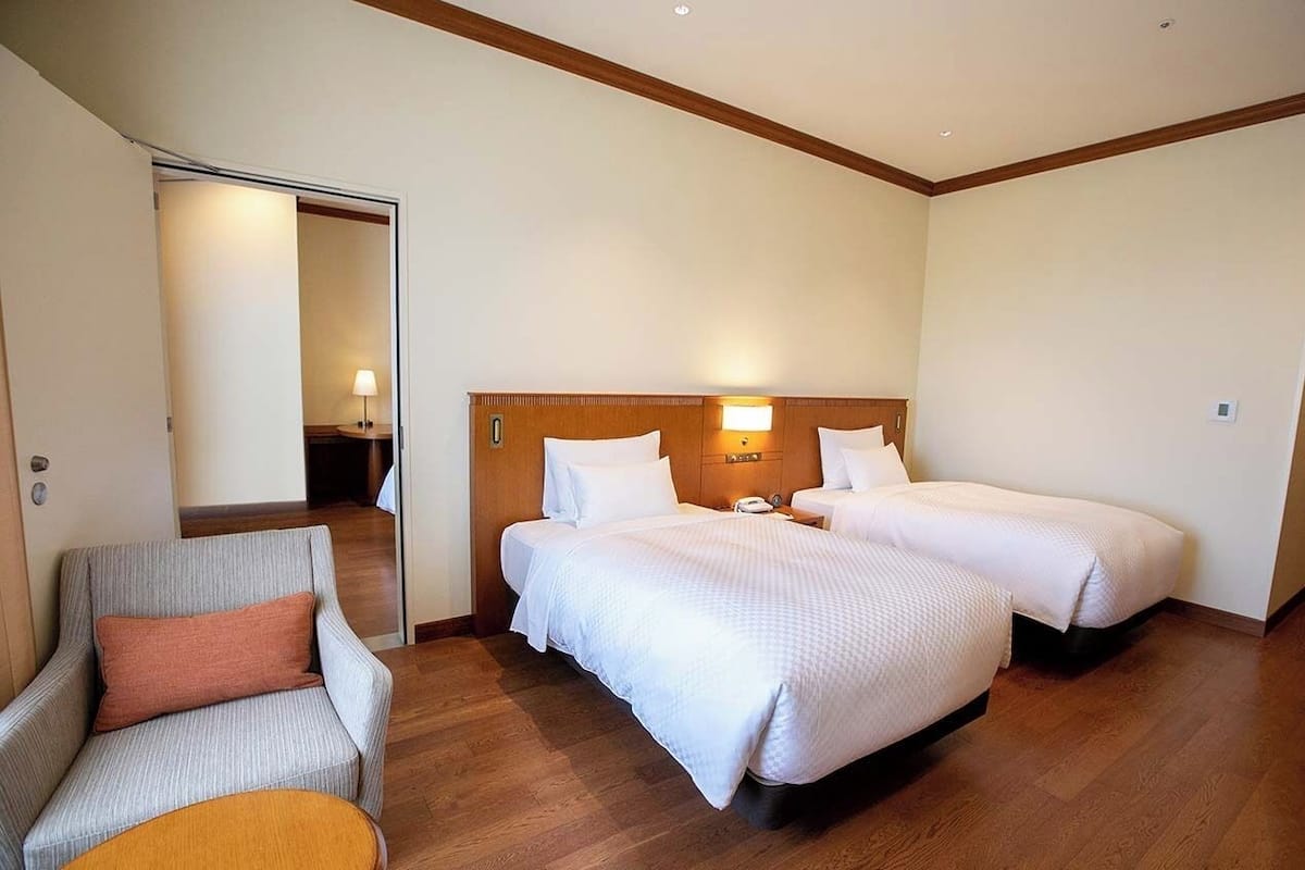 Standard Connecting Room | 1 bedroom, in-room safe, desk, blackout drapes