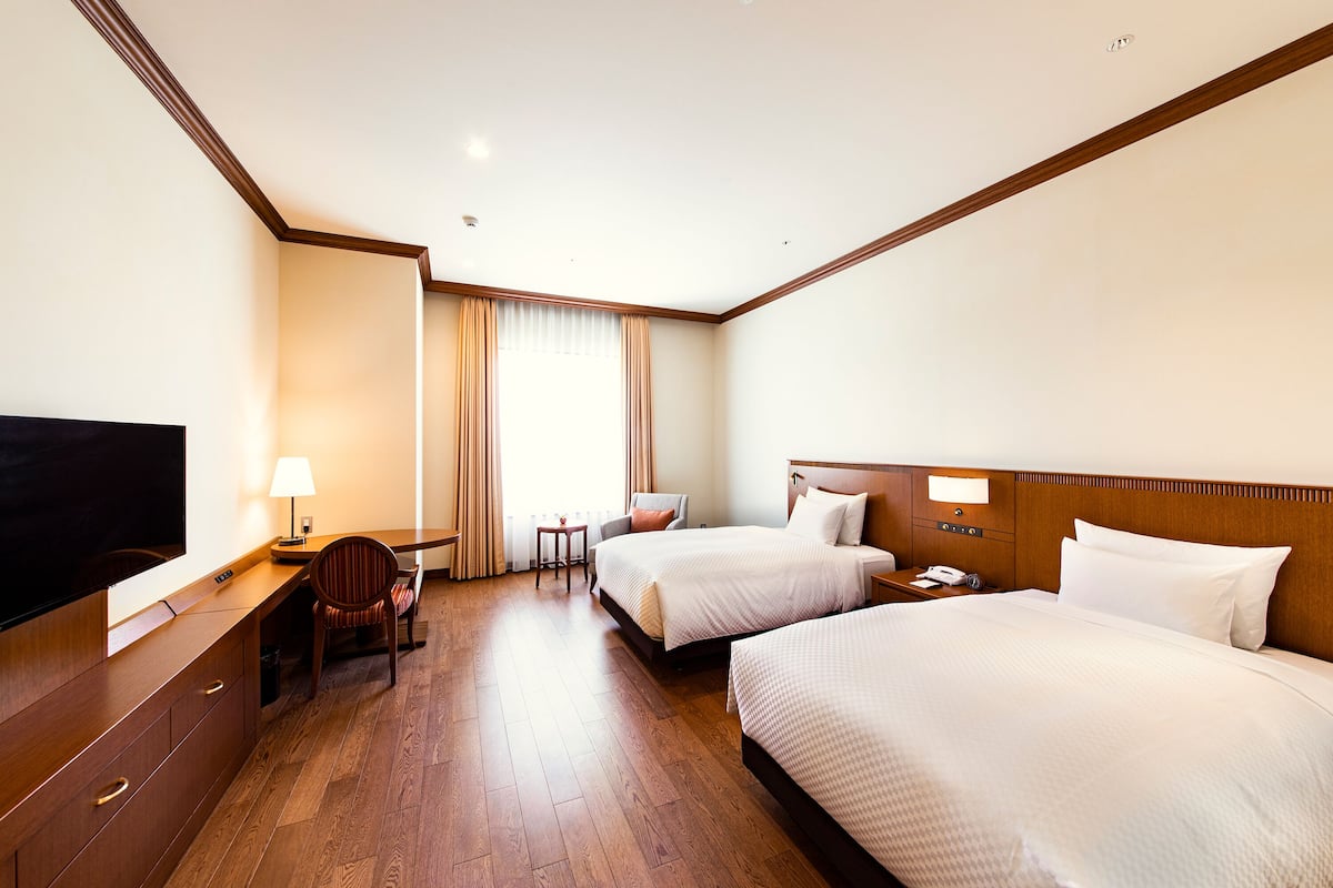 1 bedroom, in-room safe, desk, blackout drapes