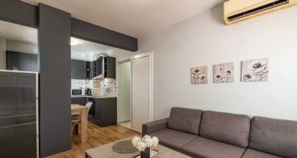 Karavelov Top Center Apartment