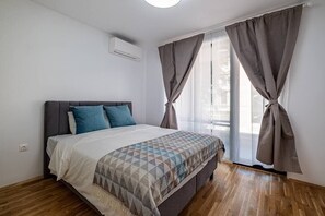 1 bedroom, iron/ironing board, WiFi, bed sheets - Seaside Luxury Complex Apartment (Varna)