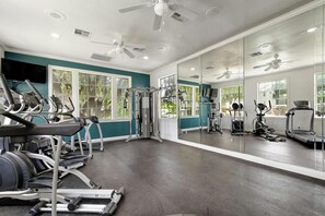 Fitness facility - Cozy 1BR/1BTH Charming Urban Retreat W/Pool (San Antonio)