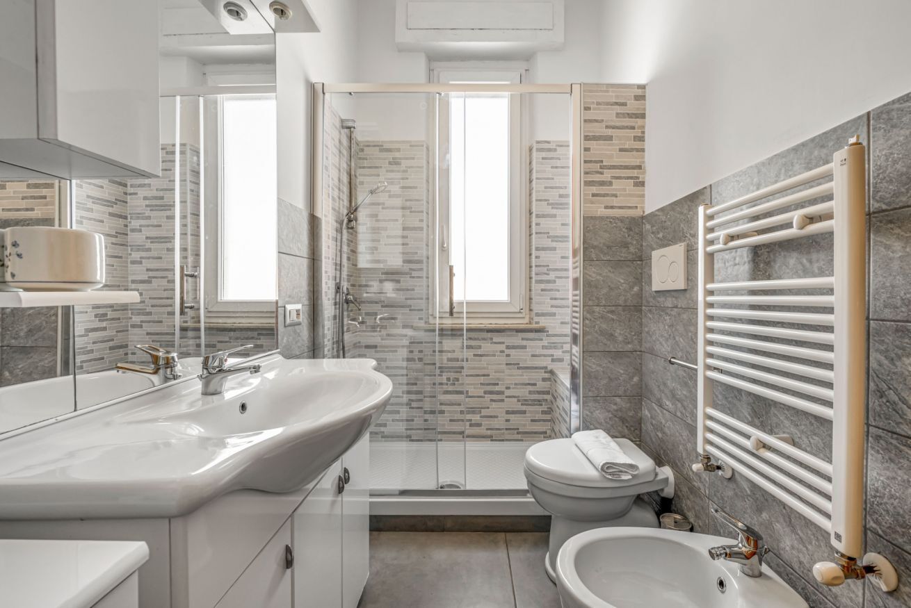 Een douche, een haardroger, een bidet