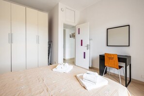 2 habitaciones, tabla de planchar con plancha, wifi y ropa de cama 