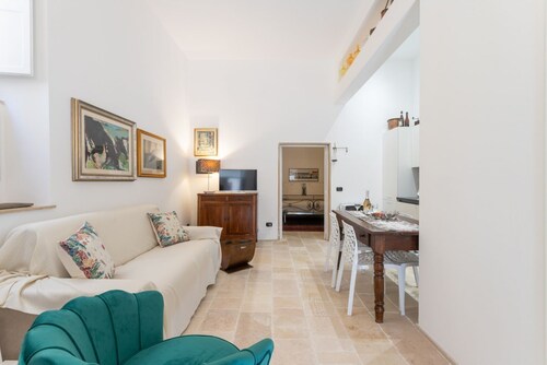 GuestHost - Maison Elodie in Andria