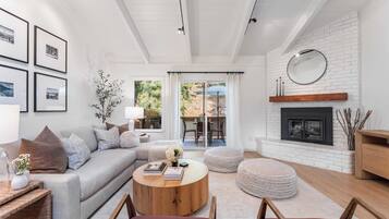 Apartment (3 Bedrooms) | Front of property