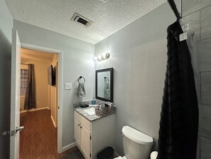 Towels, soap, shampoo, toilet paper