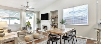 Charming 3-bedroom home, popular Broadstone area, walk to shops & park, WiFi, AC