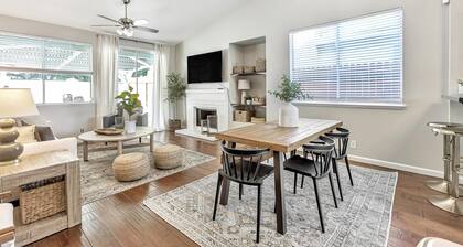 Charming 3-bedroom home, popular Broadstone area, walk to shops & park, WiFi, AC