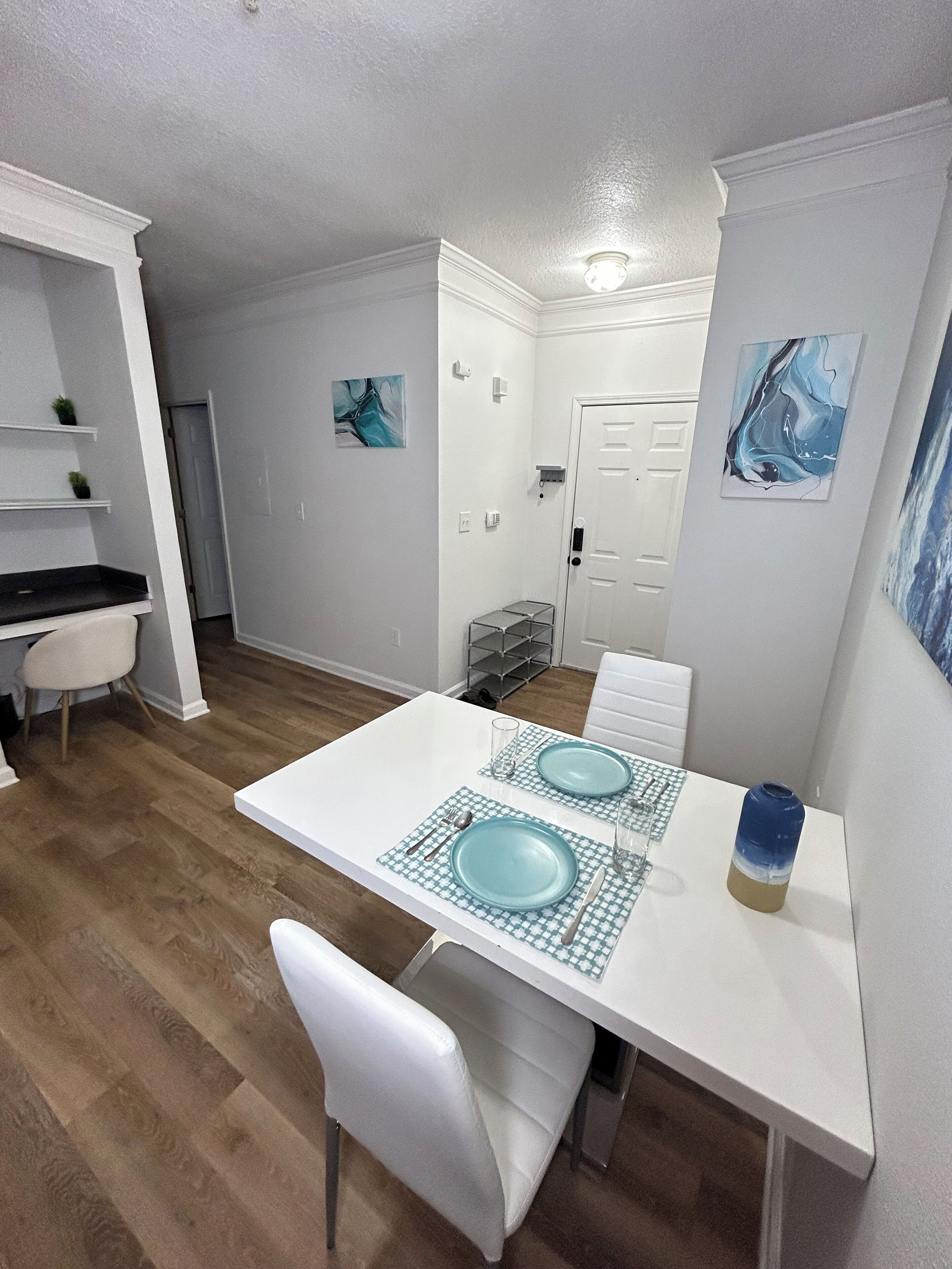 Cozy 1-bedroom apartment with WiFi and fitness room in charming Charlotte