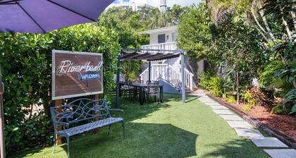 Centric Ground Floor Studio Near Las Olas w/ Full Kitchen & Parking