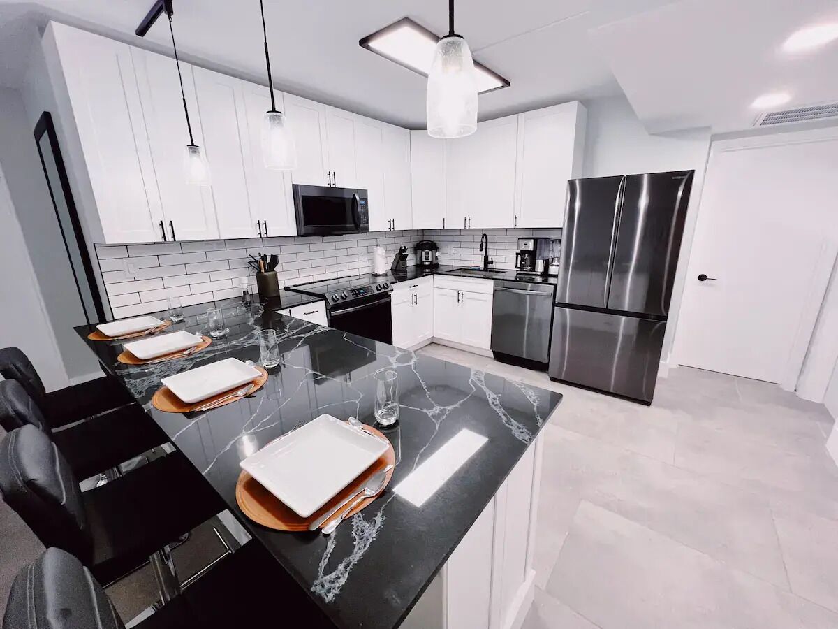 冷蔵庫、電子レンジ、オーブン、トースター