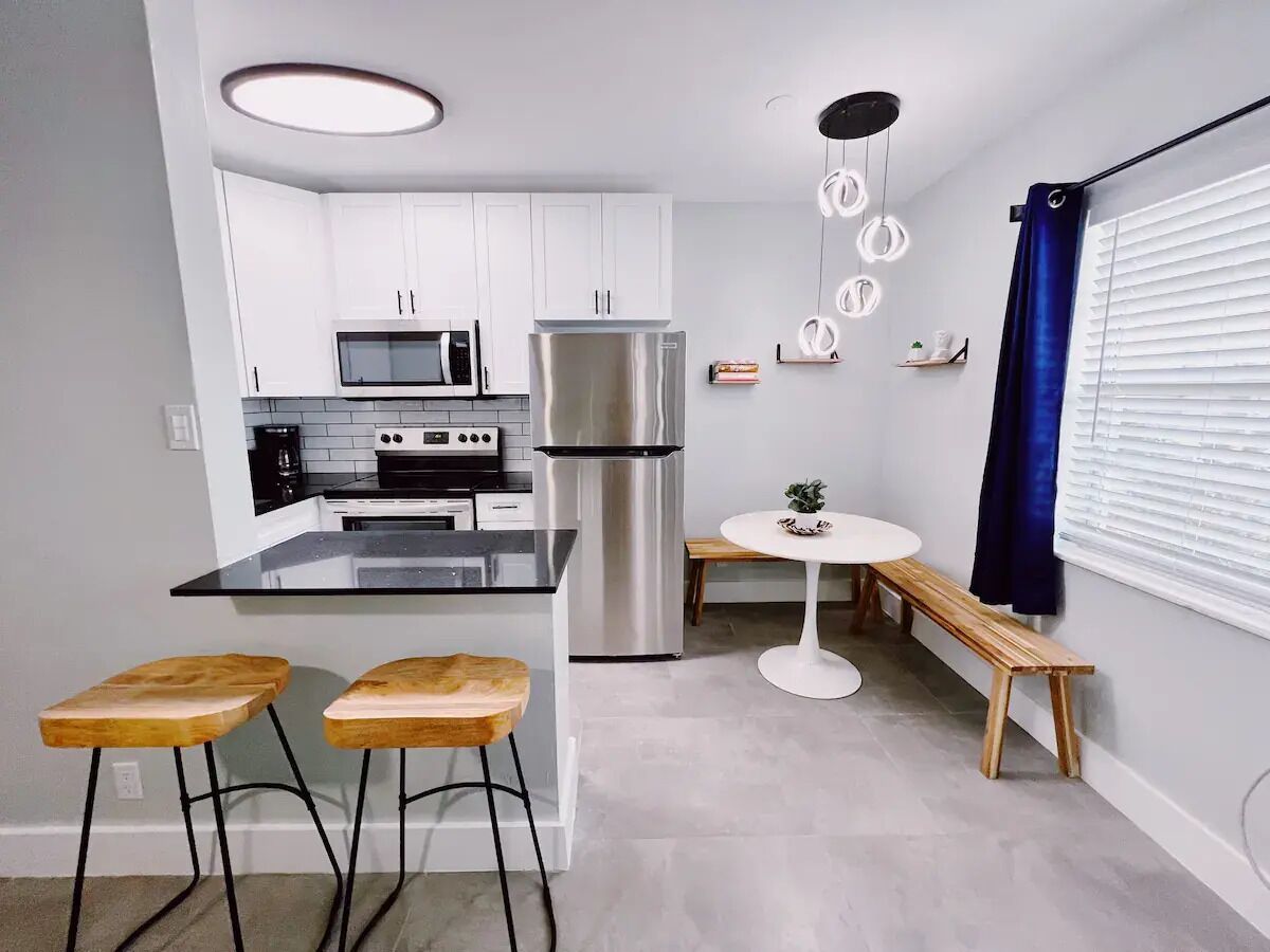 Réfrigérateur, micro-ondes, four, lave-vaisselle