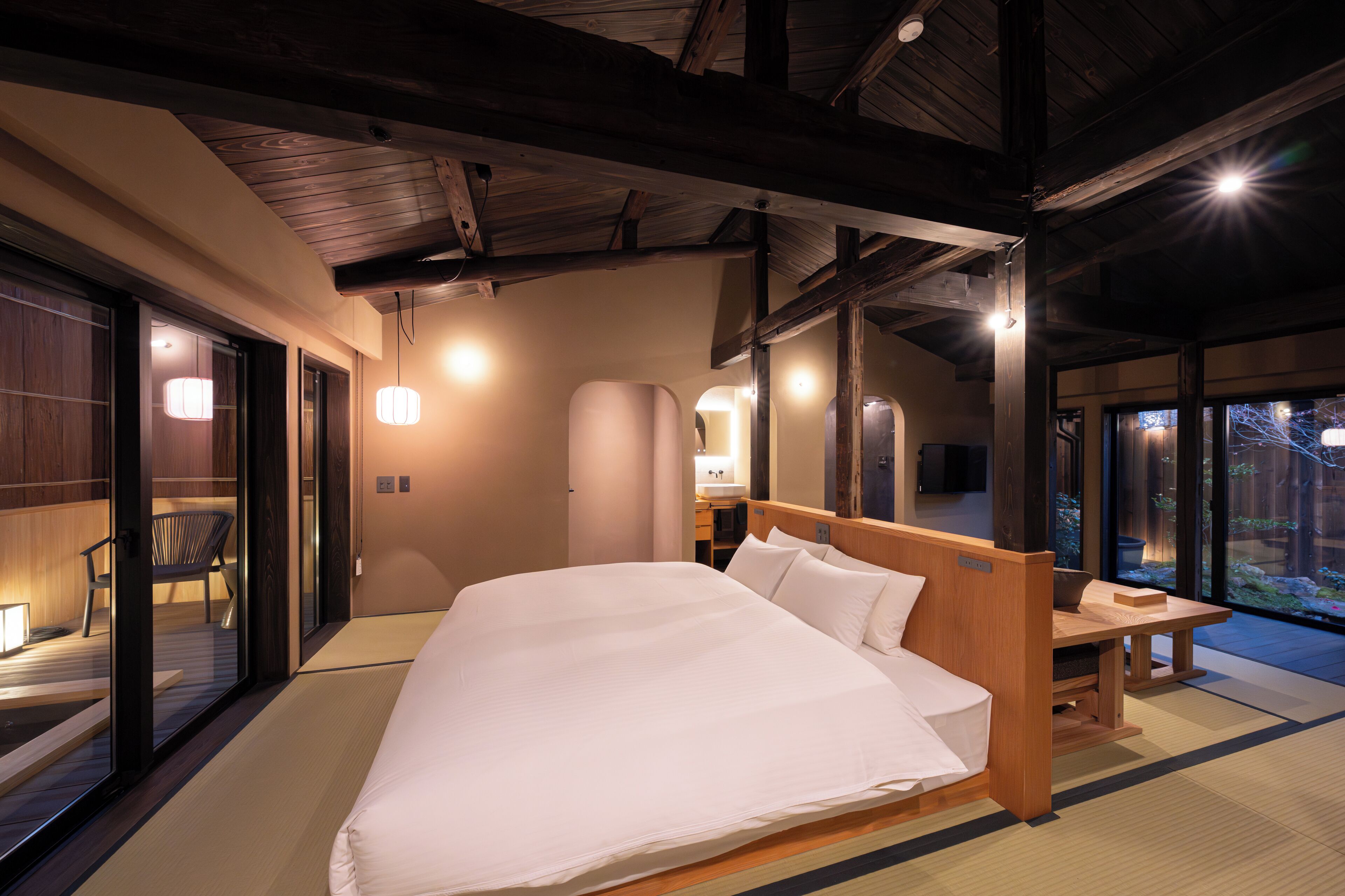 Down comforters, free WiFi