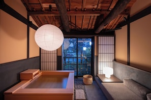 Double Room, 1 King Bed | Bathroom | Separate bathtub and shower, hair dryer, towels, shampoo - Nazuna Kyoto Higashi Honganji (Kyoto)