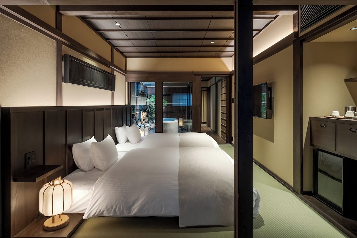 Twin Room, 2 Double Beds