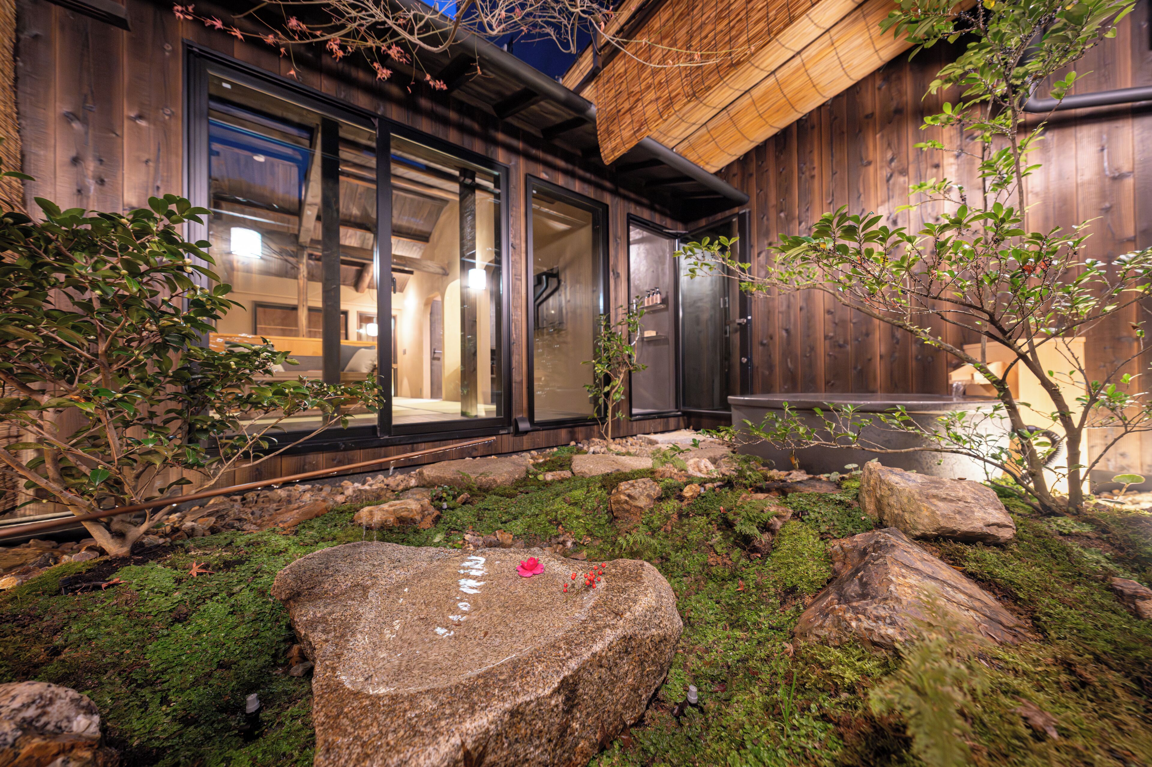 ダブルルーム キングベッド 1 台 | 羽毛の掛け布団、WiFi (無料)