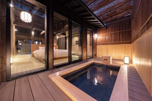 Double Room, 1 King Bed