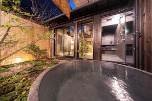 Double Room, 1 King Bed