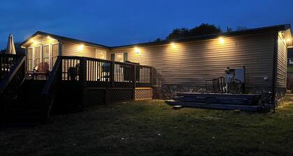 Cozy 2-bedroom house in nice Moneta with WiFi, AC, privacy and convenience.