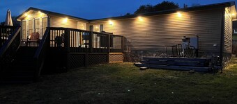 Cozy 2-bedroom house in nice Moneta with WiFi, AC, privacy and convenience.