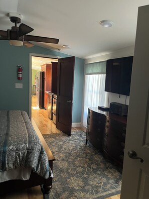 2 chambres, fer et planche à repasser, Wi-Fi, draps fournis