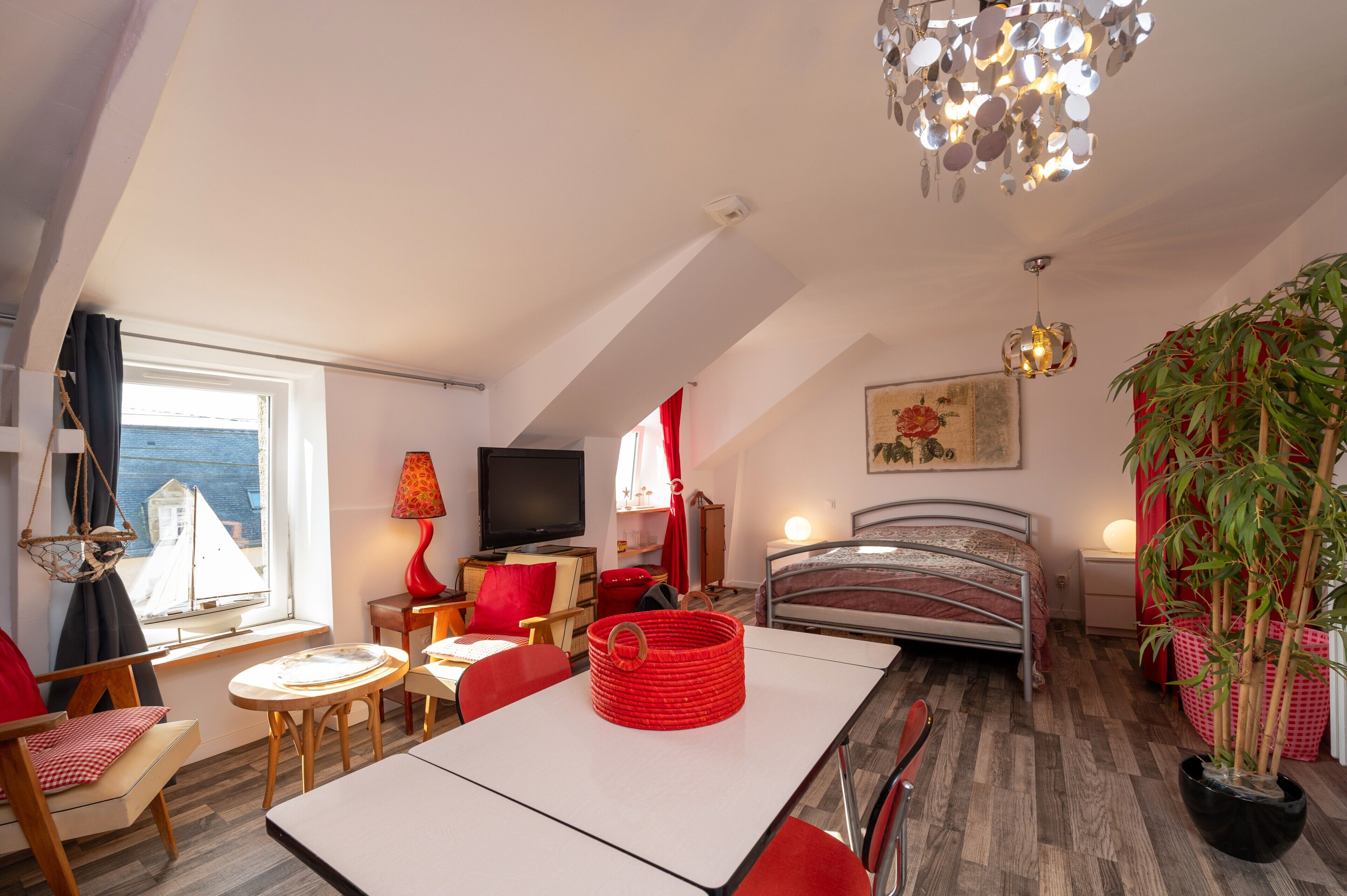 1 多间卧室、熨斗/熨衣板、免费 WiFi、床单