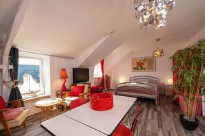 1 chambre, fer et planche à repasser, Wi-Fi gratuit, draps fournis