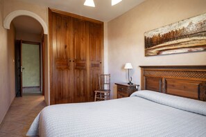 7 bedrooms, free WiFi, bed sheets