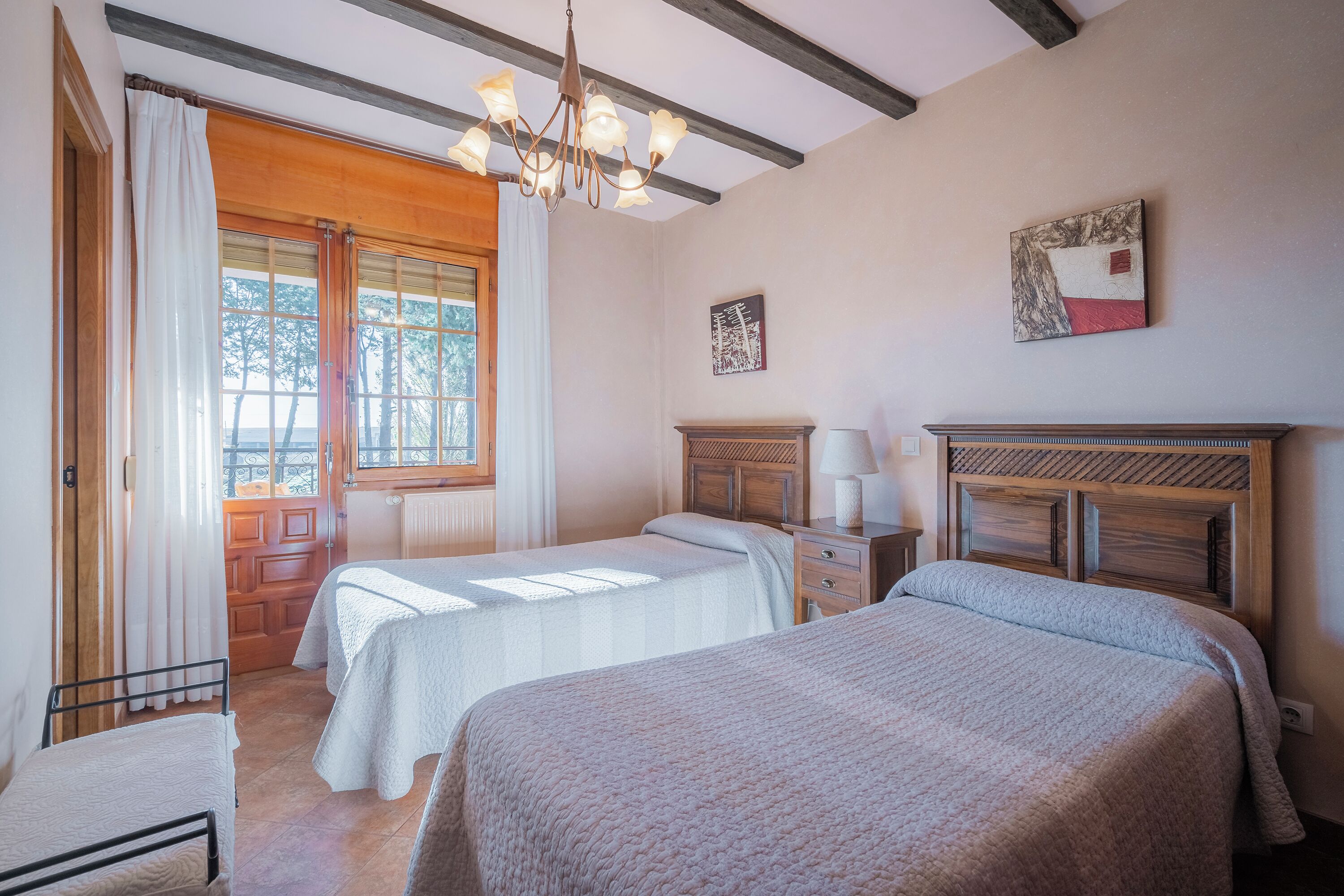 7 bedrooms, free WiFi, bed sheets