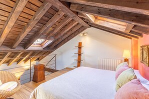 1 dormitorio, tabla de planchar con plancha, wifi gratis y ropa de cama