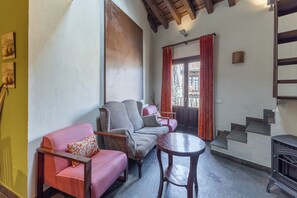 Tv, pejs, dvd-afspiller, stereoanlæg