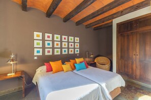 2 bedrooms, iron/ironing board, free WiFi, bed sheets - Country House 'Alojamiento Perseus' with Mountain View, Balcony and Wi-Fi (Braojos de la Sierra)