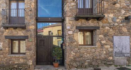 Country House 'Alojamiento Perseus' with Mountain View, Balcony and Wi-Fi