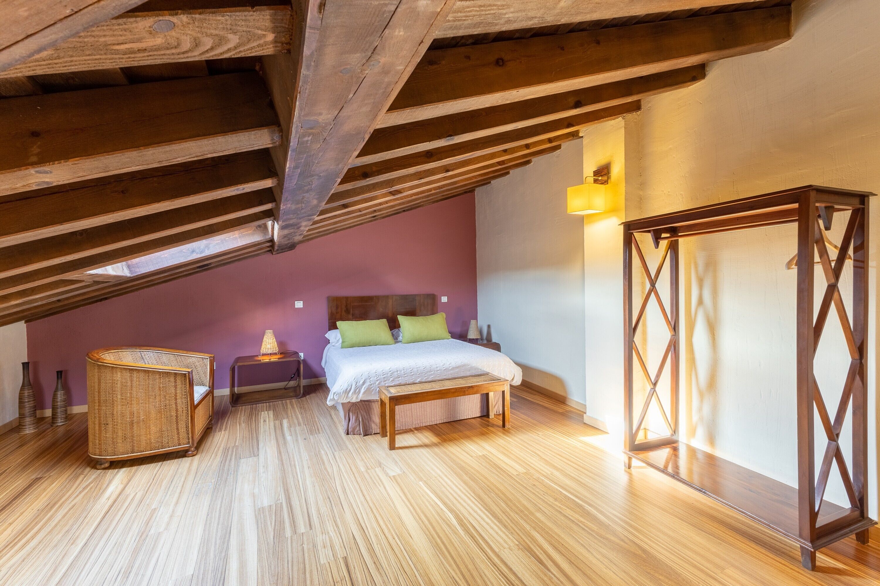 2 habitaciones, tabla de planchar con plancha y wifi gratis 