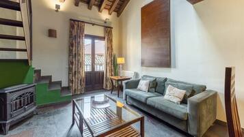 TV, fireplace, DVD player, stereo