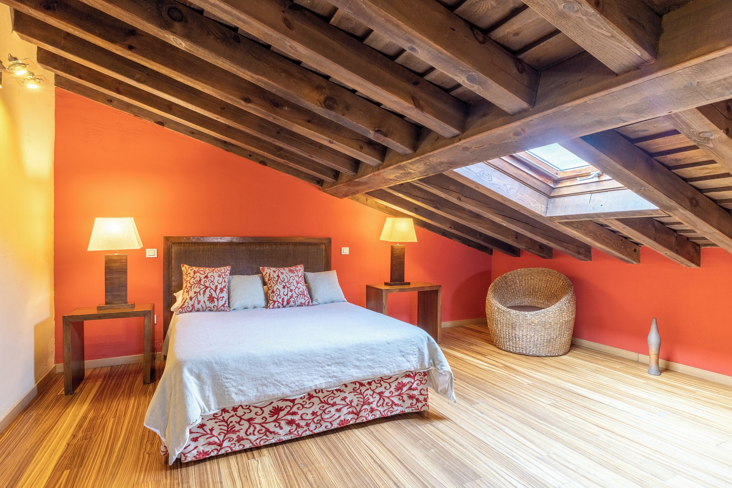 2 slaapkamers, een strijkplank/strijkijzer, gratis wifi, beddengoed