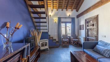 TV, fireplace, DVD player, stereo